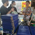 Ưu điểm của bìa mạ vàng