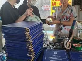 Ưu điểm của bìa mạ vàng