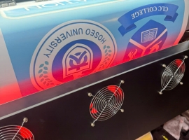 In bạt quảng cáo treo ngoài trời Hiflex bền, màu sắc rõ, chữ sắc nét