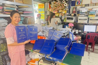 Làm Bìa Khóa Luận Mạ Nhũ Vàng – Đẹp, Chuẩn, Lấy Liền Thủ Đức 