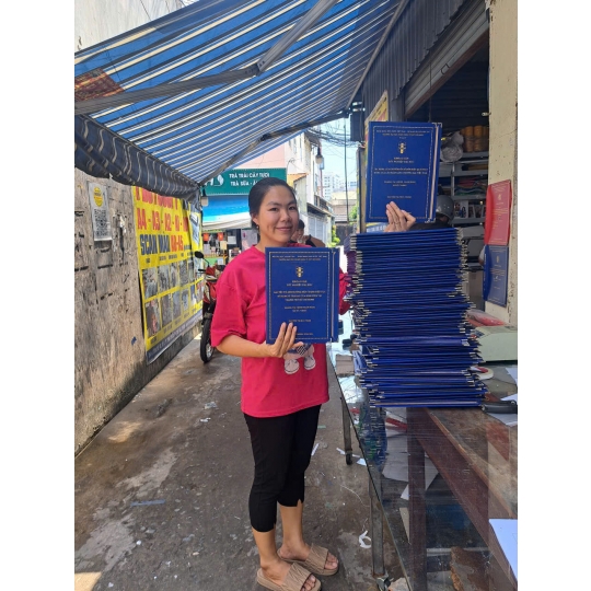 Gia Công Bìa Mạ Vàng Chuẩn Đẹp Chất Lượng Cao Tại Photocopy Minh Ngọc