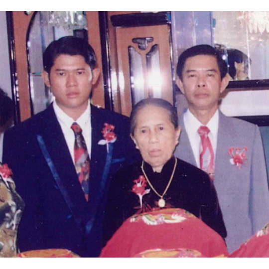 Bí Quyết Phục Hồi Ảnh Cũ Nát Thành Ảnh Thờ Trang Nghiêm Tại Photocopy Minh Ngọc