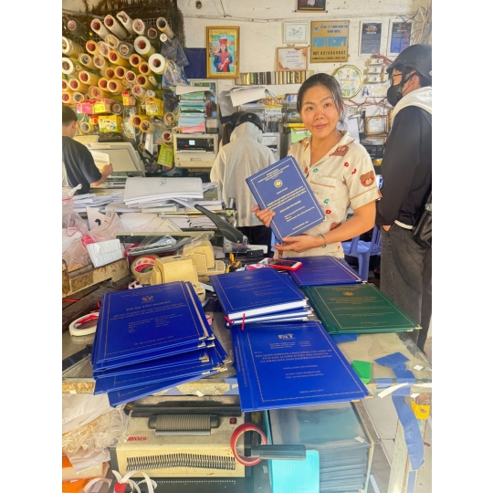 Đóng bìa cứng mạ chữ vàng - tại photocopy Minh Ngọc