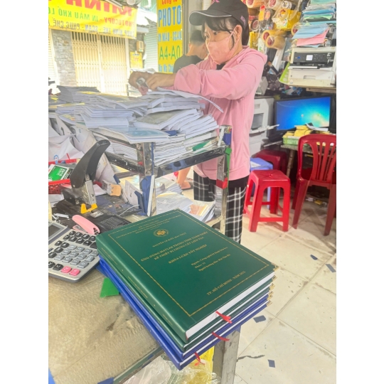 Gia Công Mẫu Bìa Nhũ Vàng Luận Văn Chuẩn Form Cho Các Trường Đại Học