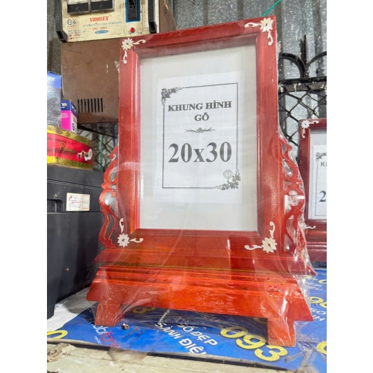 Khung Ảnh Gỗ Cao Cấp – Tôn Vinh Giá Trị Kỷ Niệm