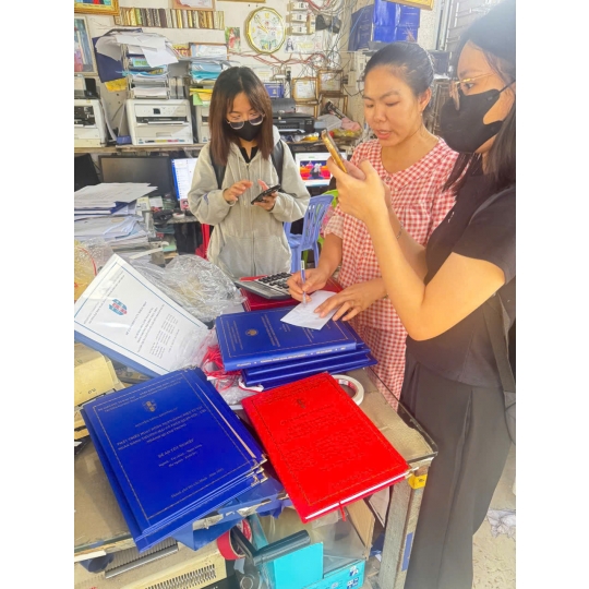 Đóng bìa mạ vàng tiết kiệm chi phí