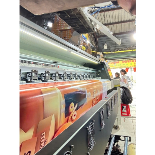 In bạt Hiflex khai trương chuyên nghiệp, gia công chuẩn, màu sắc nổi bật