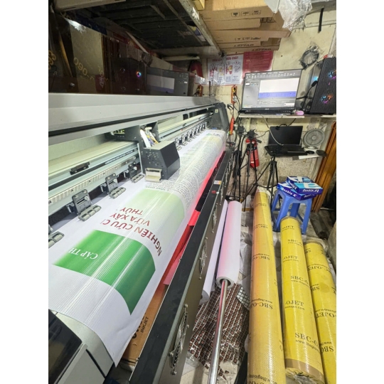 In bạt quảng cáo lớn  khổ lớn, phù hợp hội chợ, sự kiện và quảng bá sản phẩm