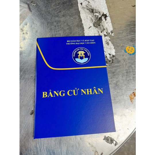 GIA CÔNG MẪU BÌA NHŨ MẠ VÀNG - Chuyên bìa nhũ vàng đồ án và bằng tốt nghiệp cho sinh viên 