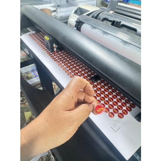 In Bế Tem Nhãn Cắt Dán Tại Thủ Đức – Tiện Lợi, Sắc Nét, Dán Ngay